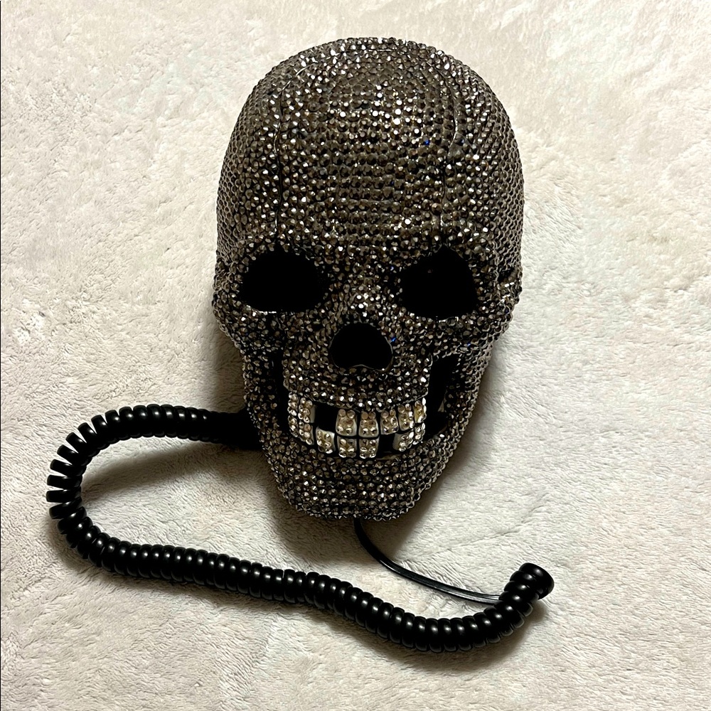 Vintage 1990 Novelty Crystal Skull Phone. 📞 Eyes flash during phone call. NWOT